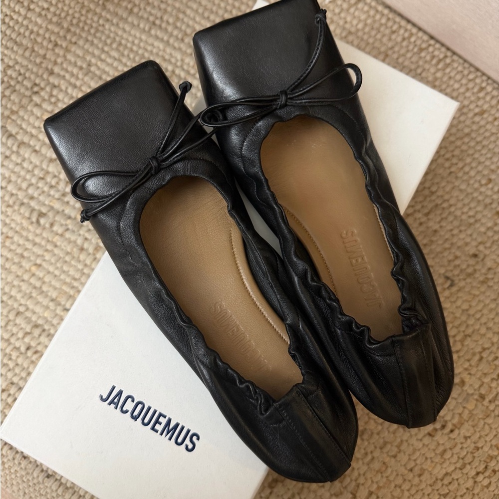 Jacquemus Black Square-Toe Leather Flats